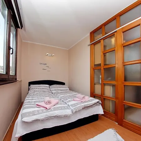 Apartament Apartman Vills 2 *