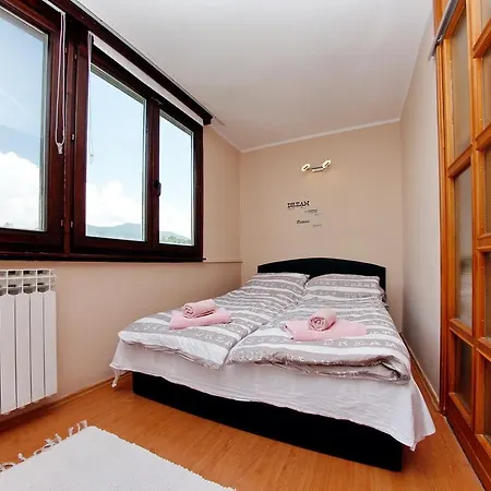 Apartman Vills 2 *